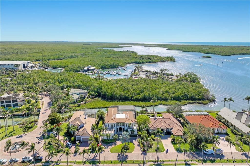 SOUTHPOINTE YACHT CLUB - Residential