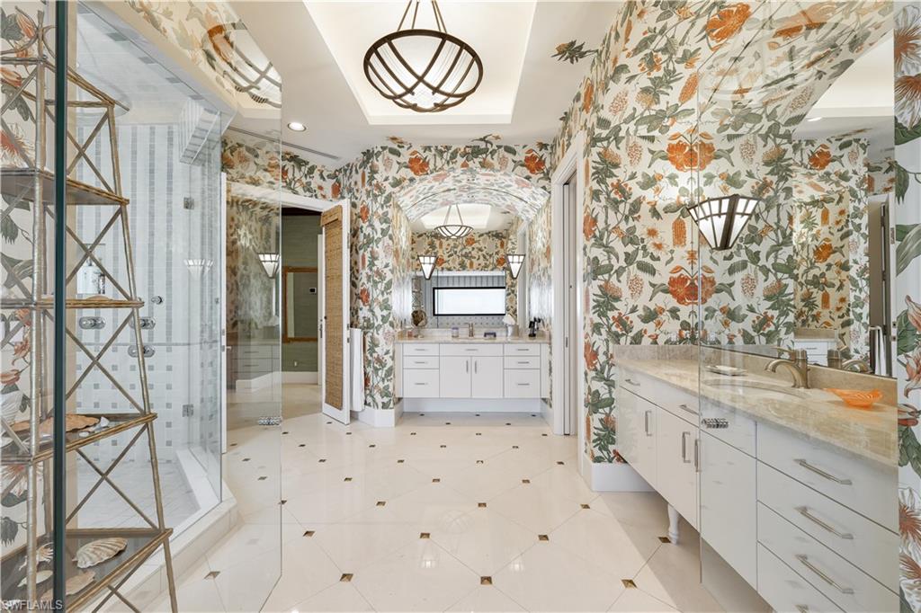 SOUTHPOINTE YACHT CLUB - Residential