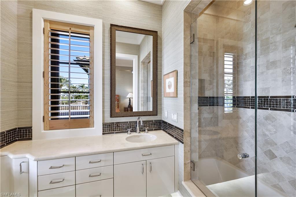 SOUTHPOINTE YACHT CLUB - Residential