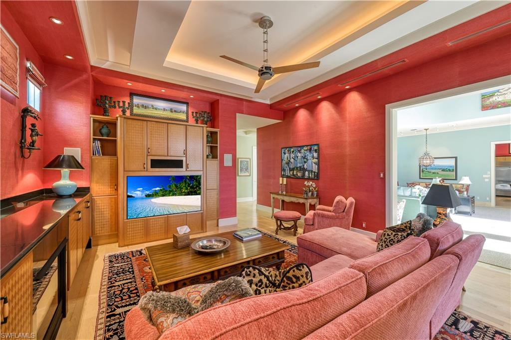 SOUTHPOINTE YACHT CLUB - Residential