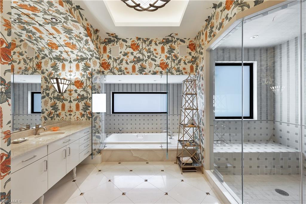 SOUTHPOINTE YACHT CLUB - Residential