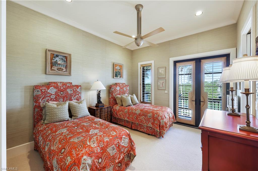 SOUTHPOINTE YACHT CLUB - Residential