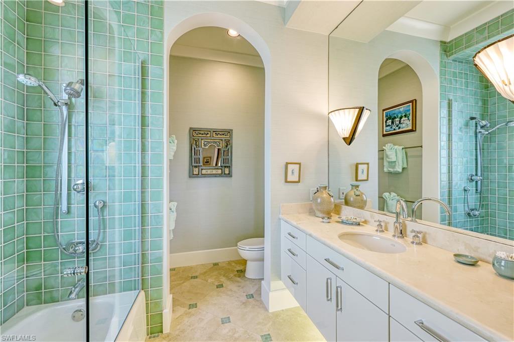 SOUTHPOINTE YACHT CLUB - Residential