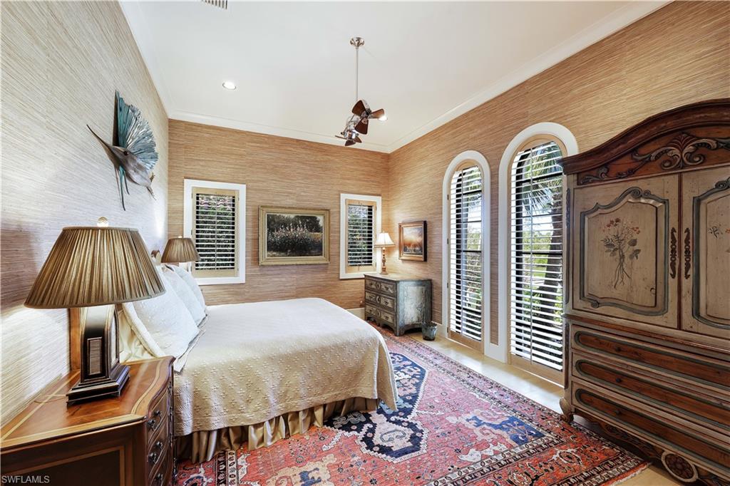 SOUTHPOINTE YACHT CLUB - Residential