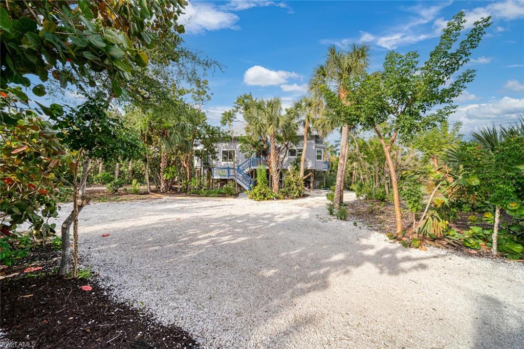 SANIBEL BAYOUS - Residential