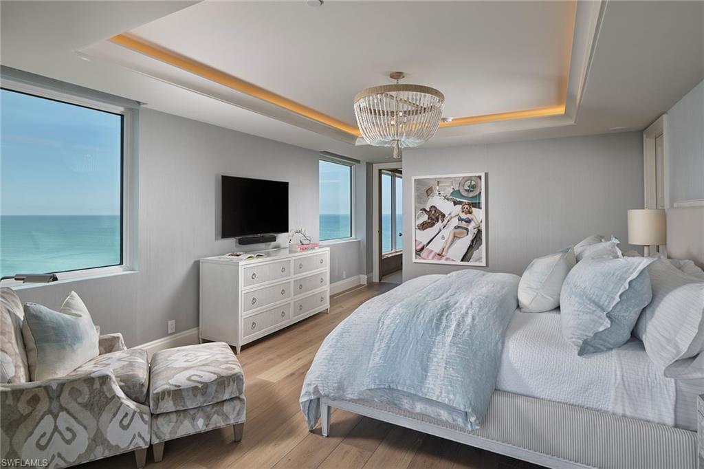 SEAPOINT AT NAPLES CAY - Residential