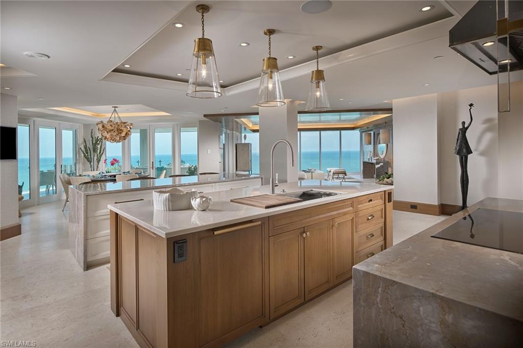 SEAPOINT AT NAPLES CAY - Residential