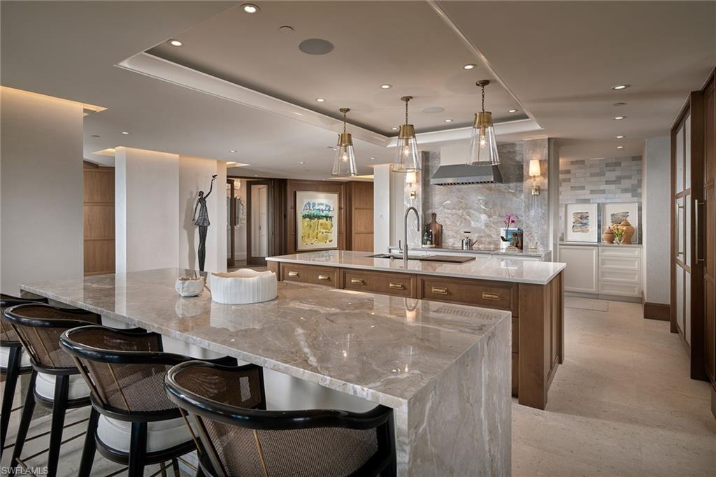 SEAPOINT AT NAPLES CAY - Residential