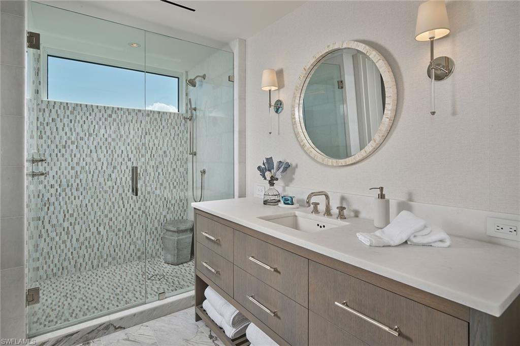 SEAPOINT AT NAPLES CAY - Residential