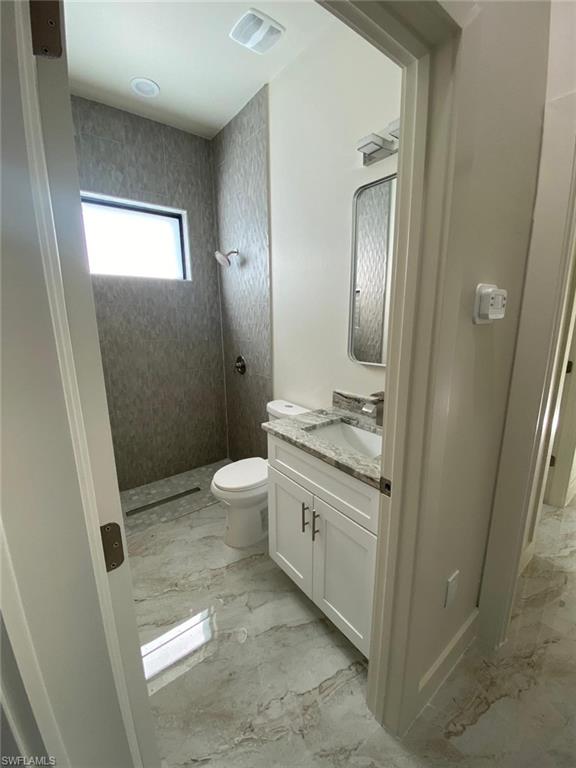 MIRROR LAKES - Residential Lease