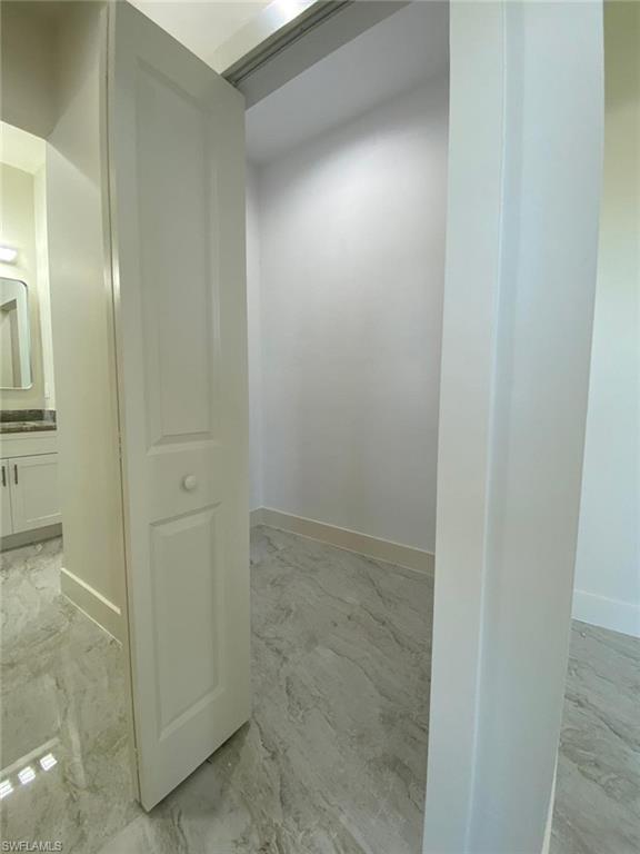 MIRROR LAKES - Residential Lease