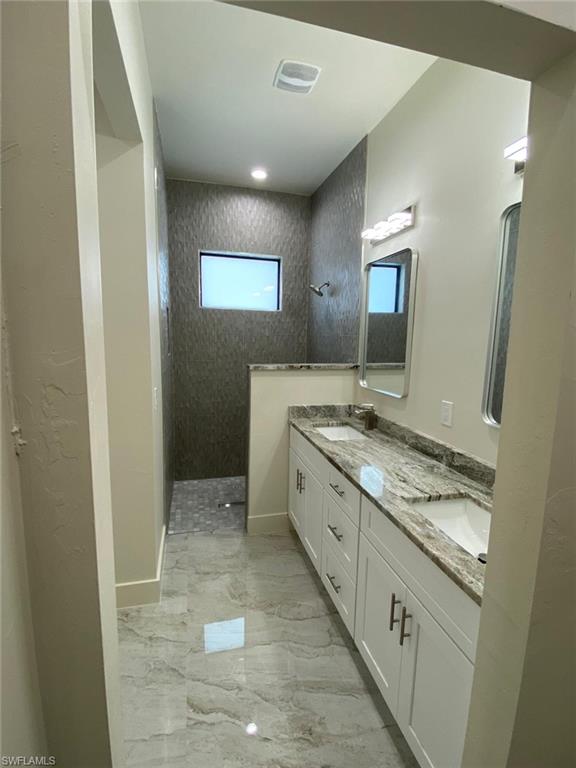 MIRROR LAKES - Residential Lease