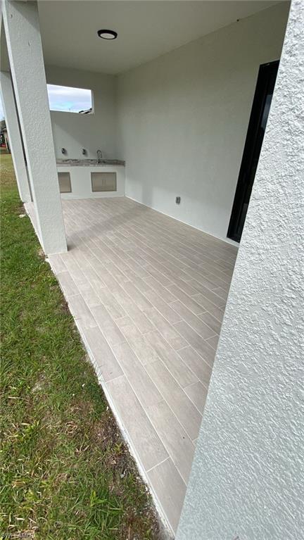 MIRROR LAKES - Residential Lease