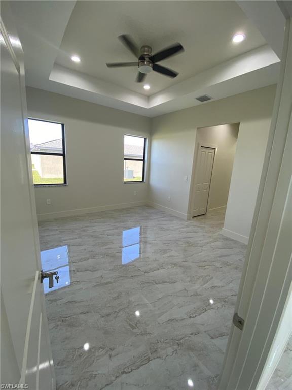 MIRROR LAKES - Residential Lease