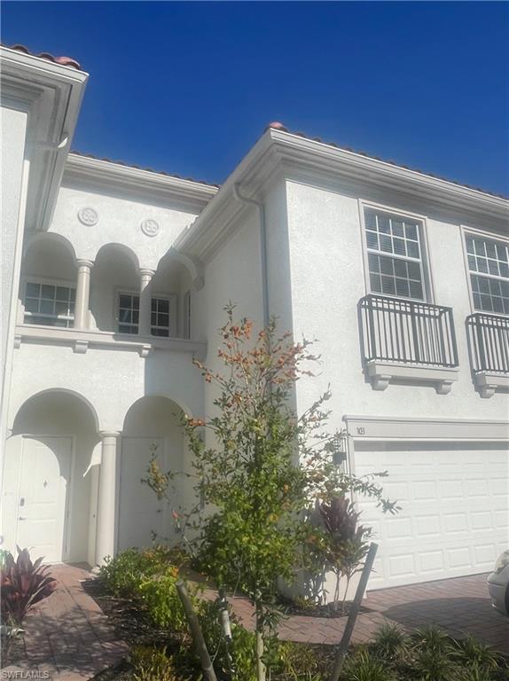 FALLS OF PORTOFINO - Residential Lease