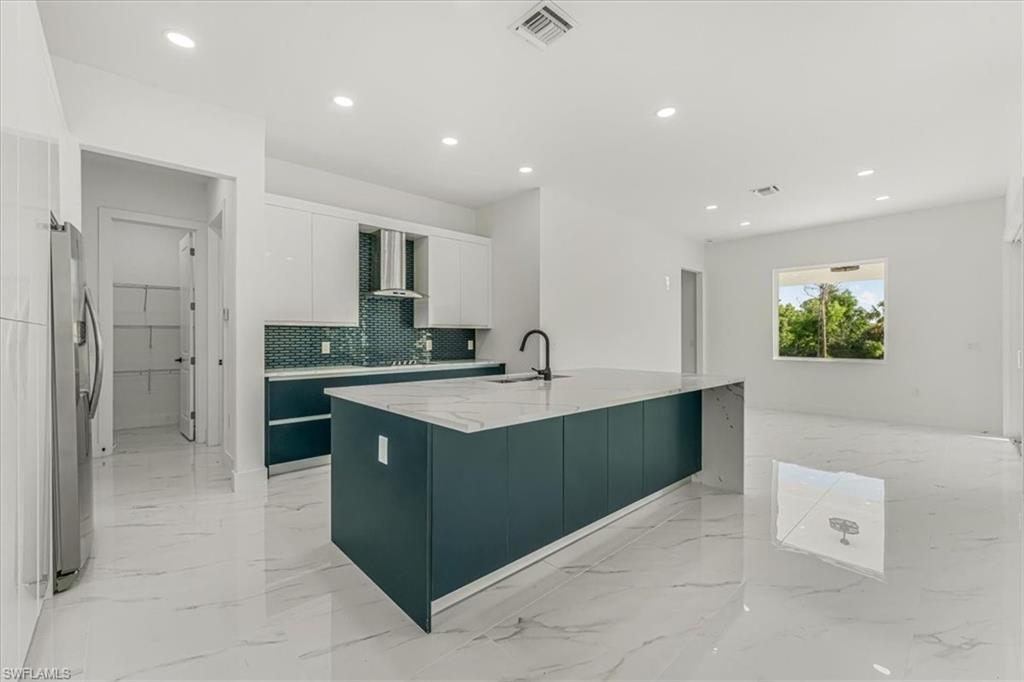 GOLDEN GATE ESTATES - Residential