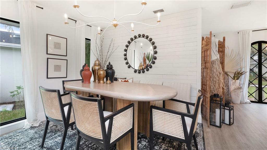 ROYAL ARMS VILLAS - Residential