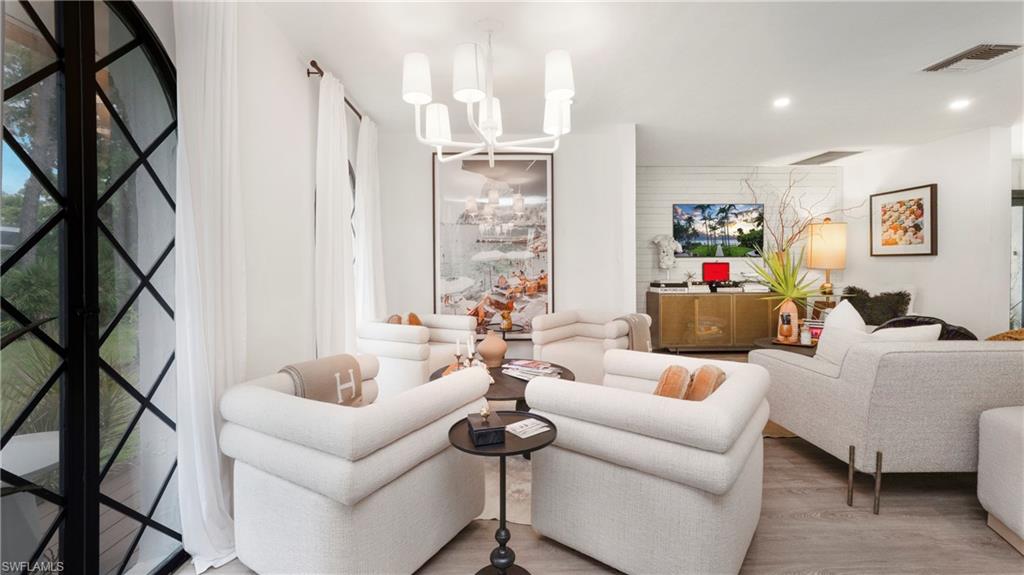 ROYAL ARMS VILLAS - Residential