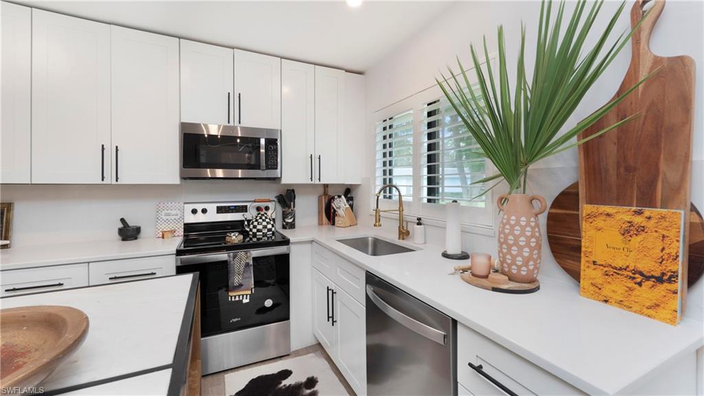 ROYAL ARMS VILLAS - Residential