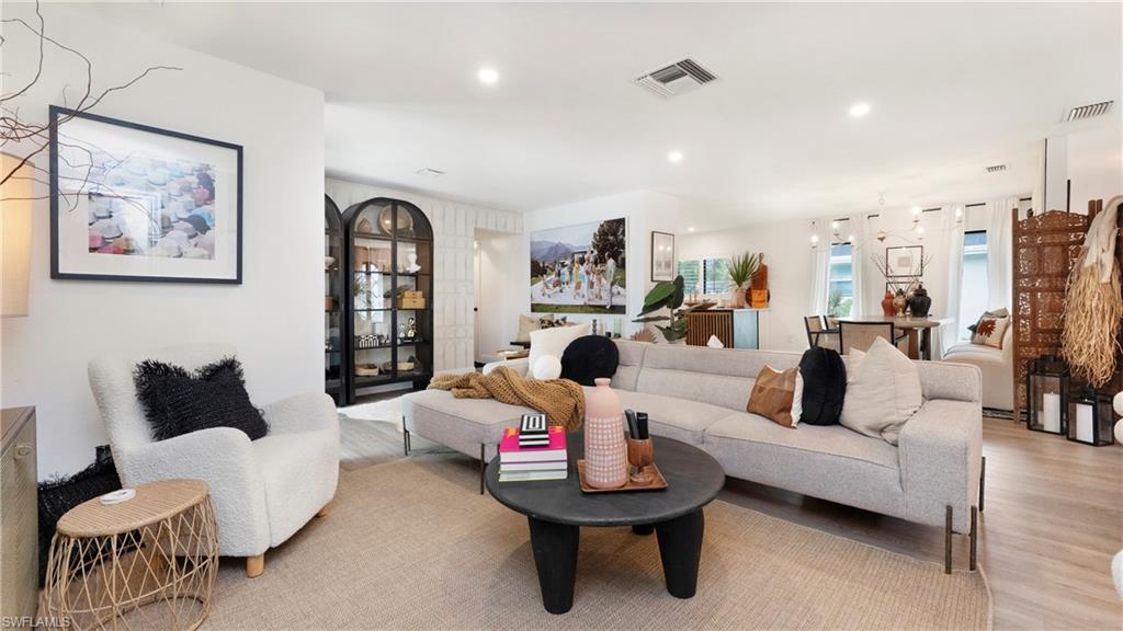 ROYAL ARMS VILLAS - Residential