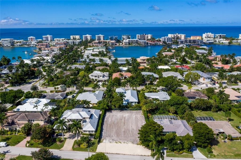 MOORINGS - Residential