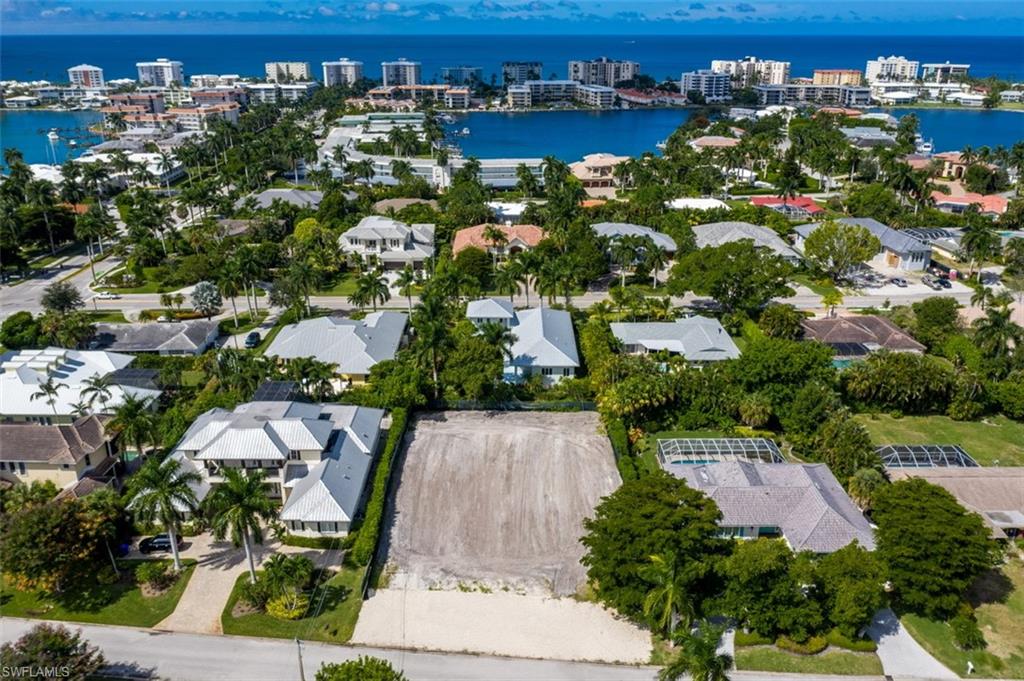 MOORINGS - Residential