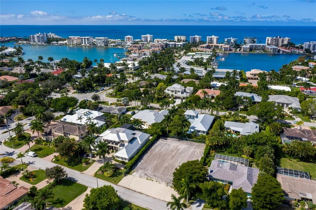 MOORINGS - Residential