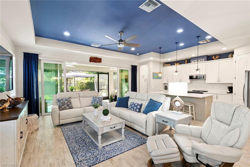 SAVANNAH LAKES - Residential