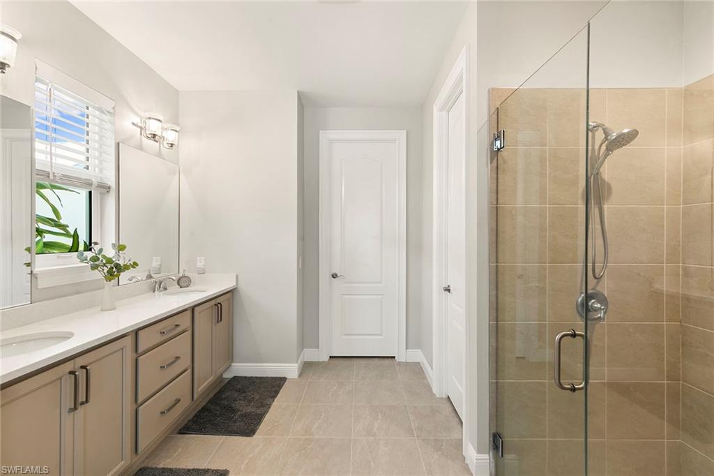 SAVANNAH LAKES - Residential