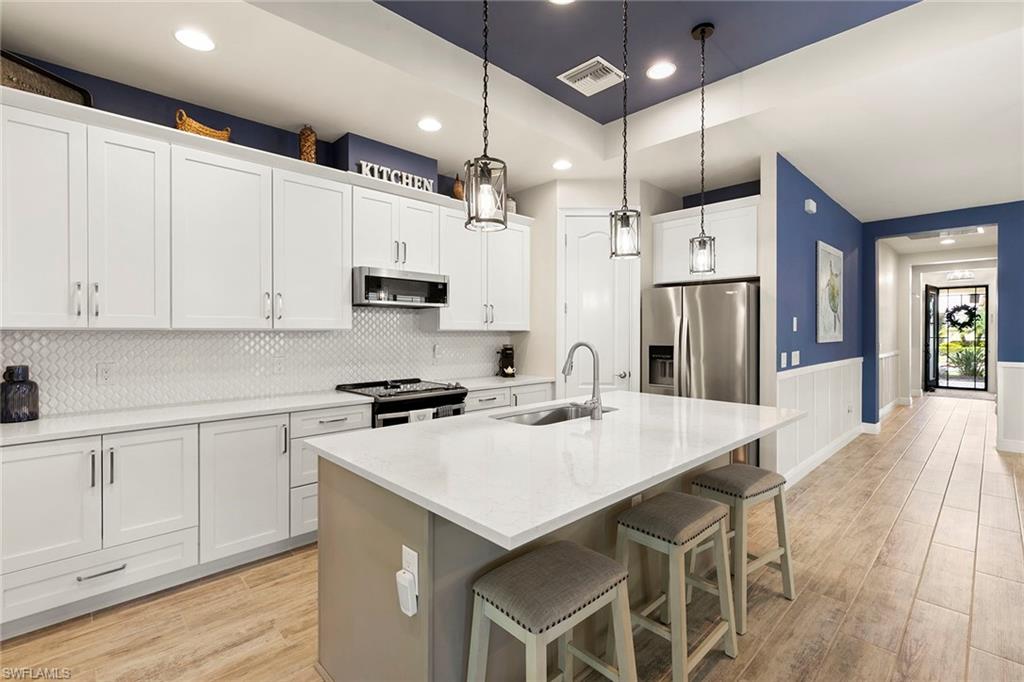 SAVANNAH LAKES - Residential