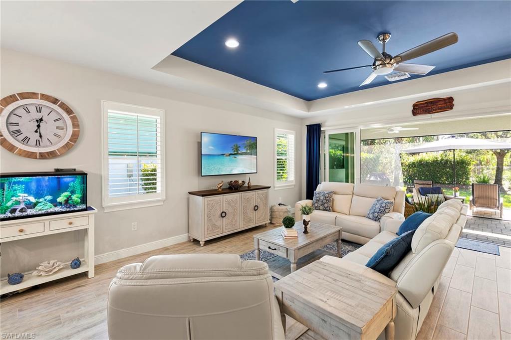 SAVANNAH LAKES - Residential