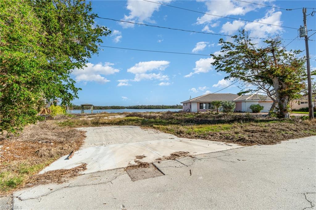 HOLIDAY HEIGHTS - Land