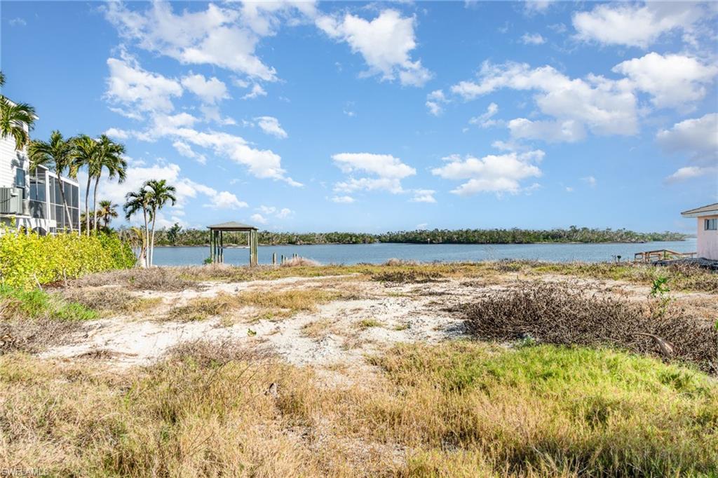 HOLIDAY HEIGHTS - Land