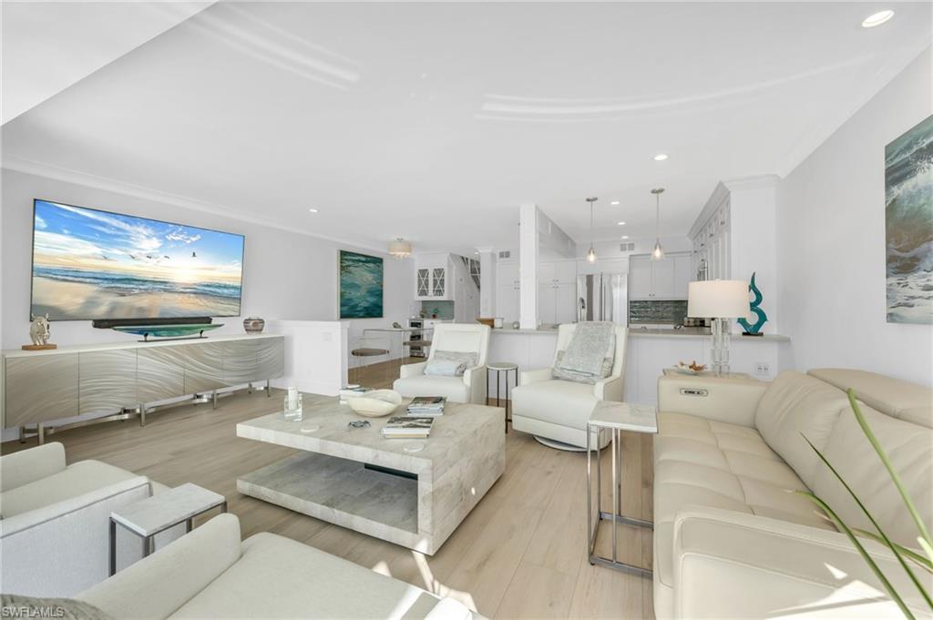 COLONY GARDENS - Residential