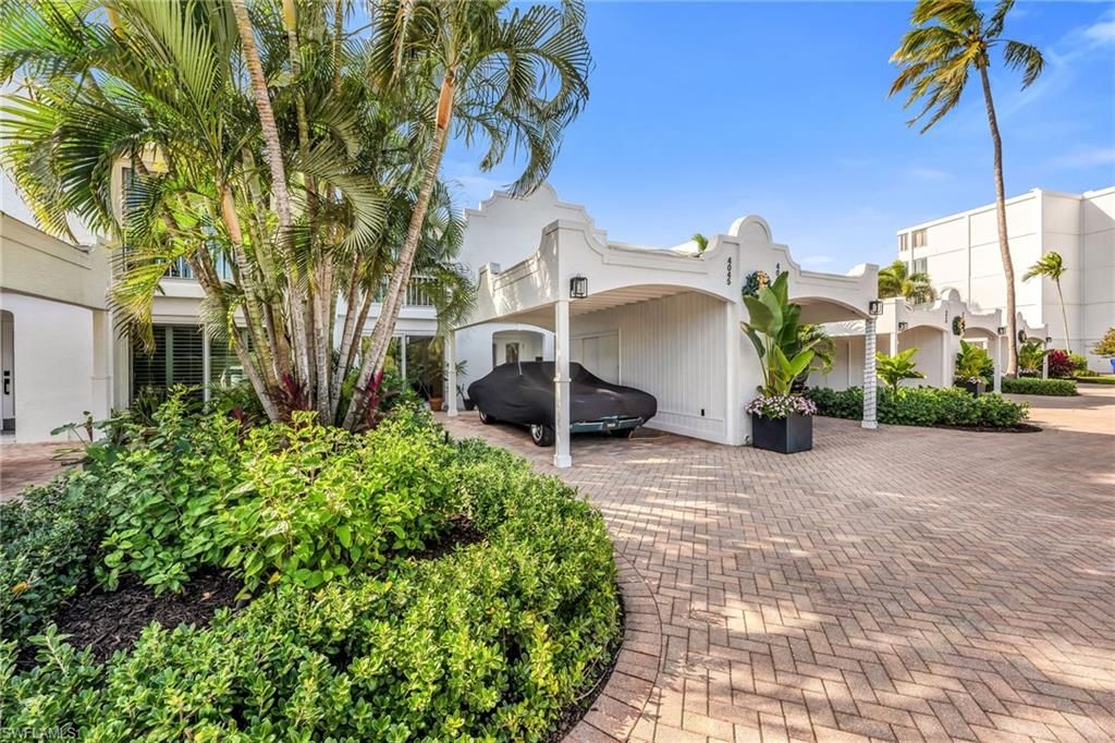 Photo of 4045 Crayton RD, NAPLES, FL 34103 (MLS # 225083842)