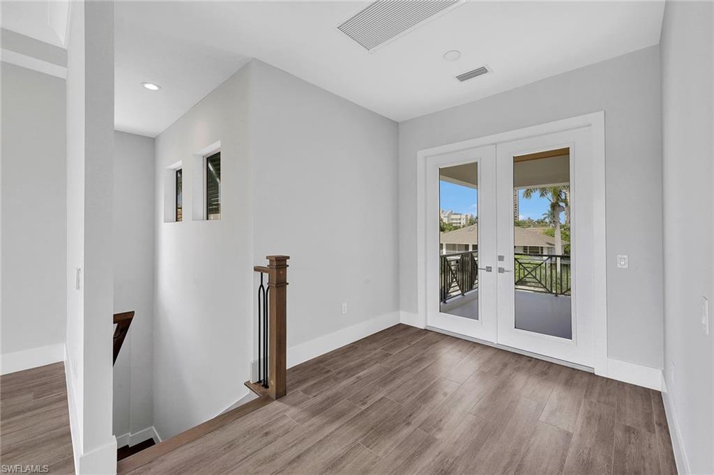 MARCO BEACH - Residential