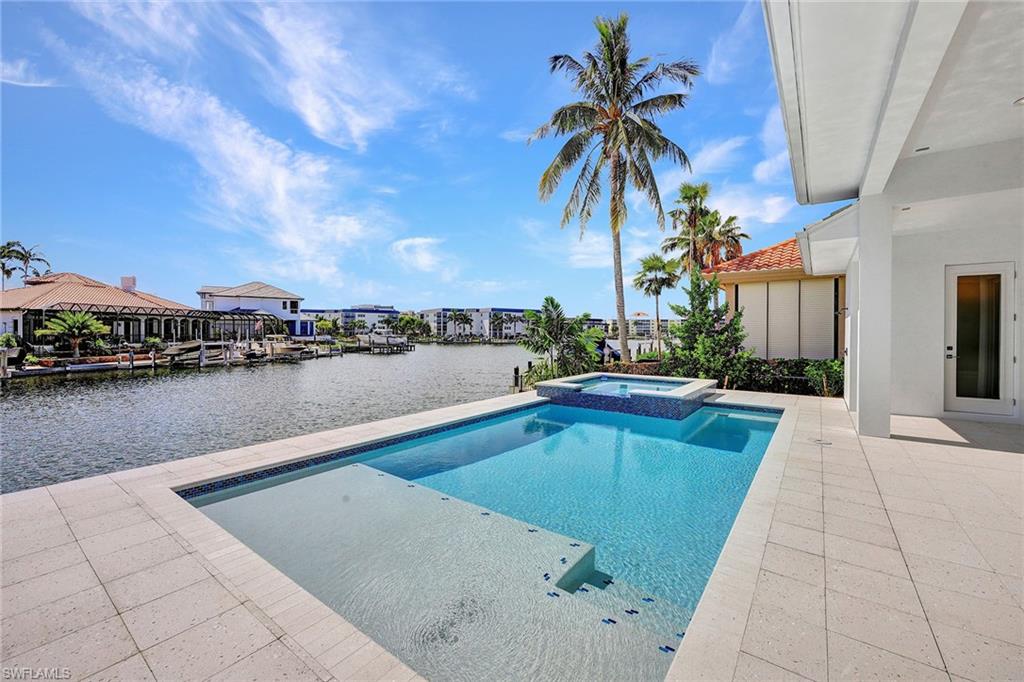 MARCO BEACH - Residential