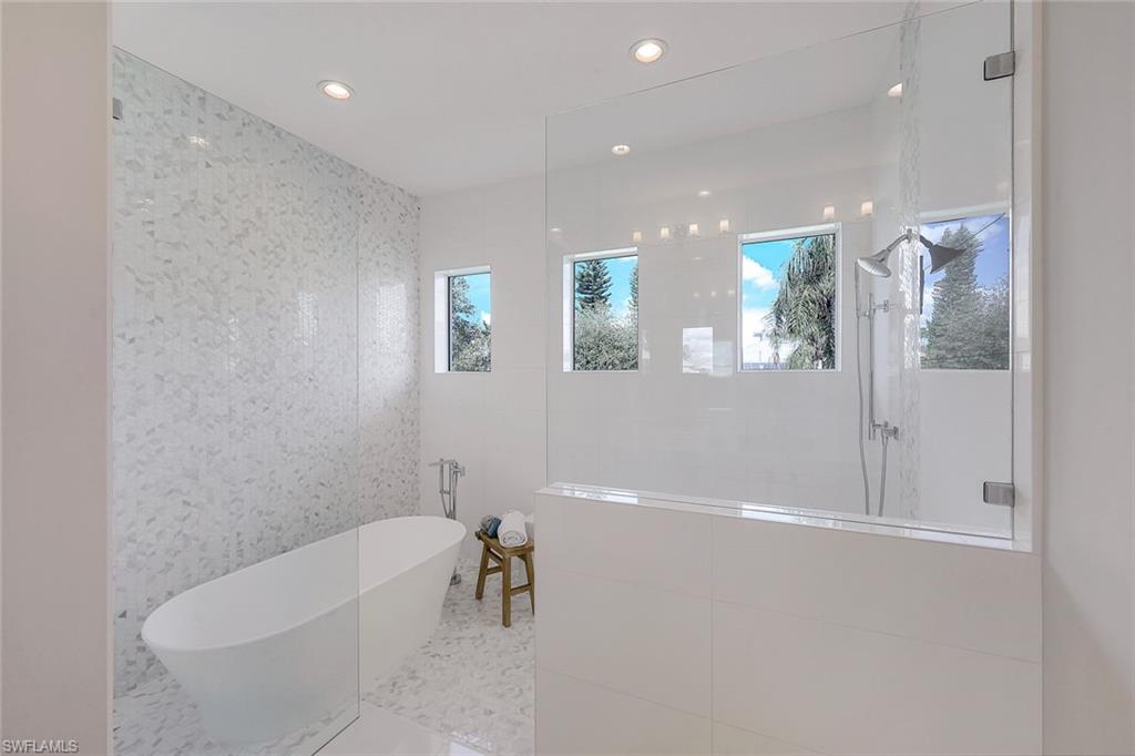 MARCO BEACH - Residential