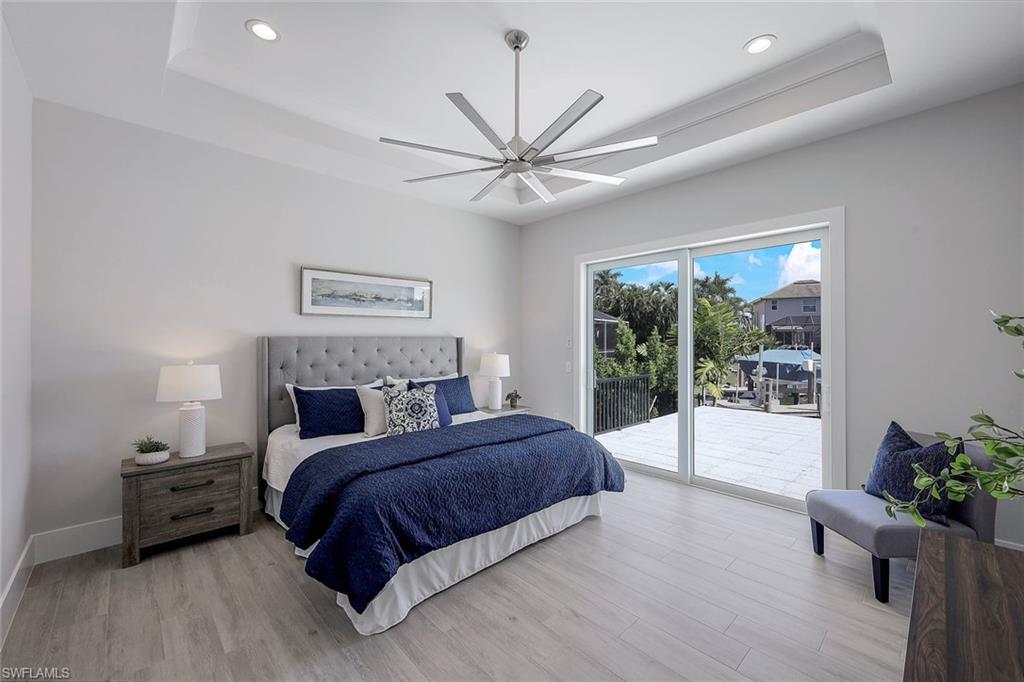 MARCO BEACH - Residential