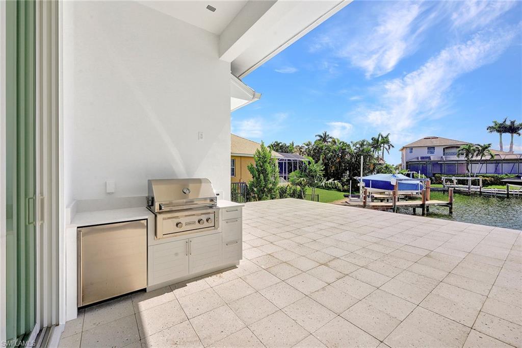 MARCO BEACH - Residential