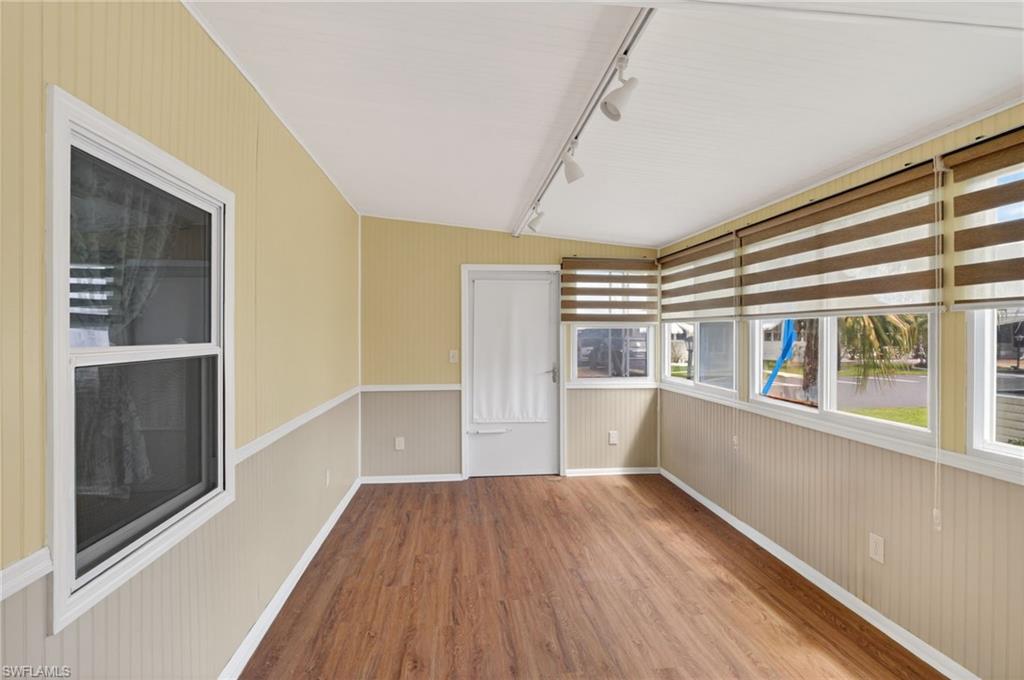 ENCHANTING ACRES MOBILE HOME - Residential