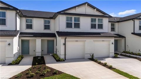 Townhouse in NORTH FORT MYERS FL 4260 Canova CT.jpg