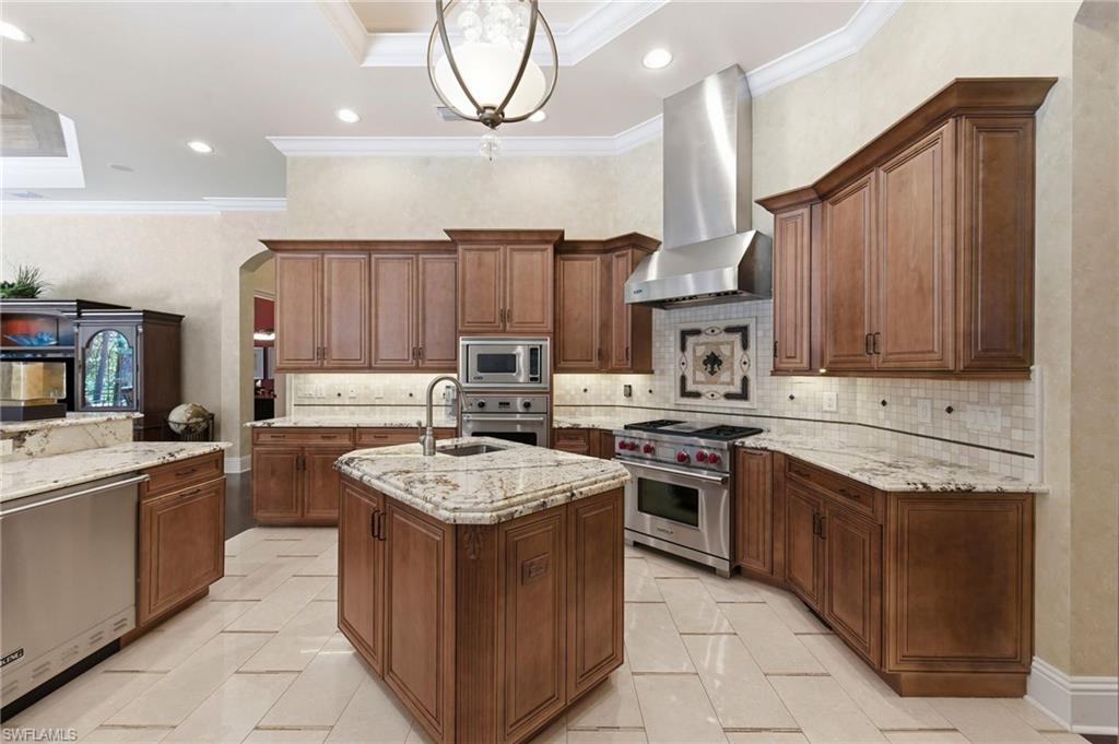 NAPLES CLUB ESTATES - Residential