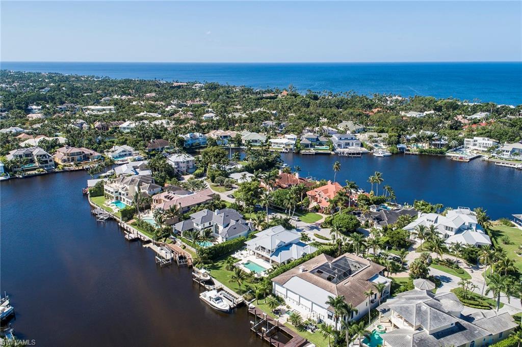 AQUALANE SHORES - Residential