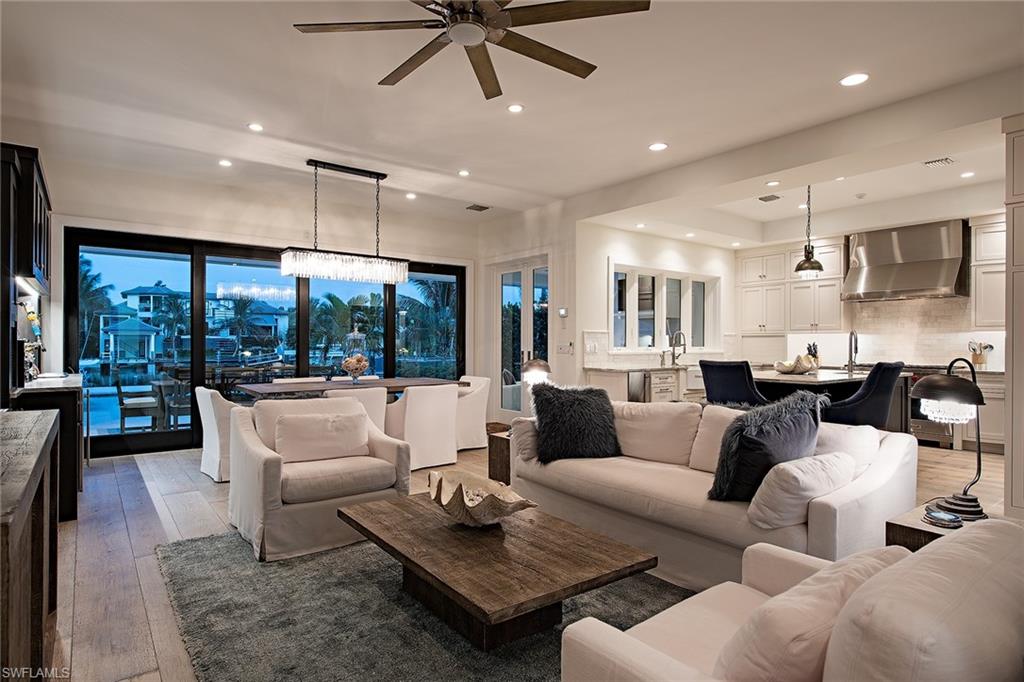 AQUALANE SHORES - Residential