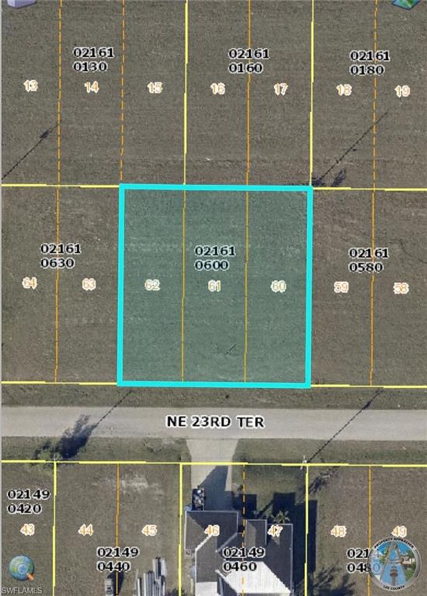 ???? Unmissable Opportunity in Cape Coral! Triple vacant lot in an excellent location, already cleared and spanning approx. 0.35 acres. ?? Act fast – send your offer today and turn this prime piece of real estate into a dream investment for your client! ???? Seller is highly motivated and ready to accept offers. Seize the opportunity now!