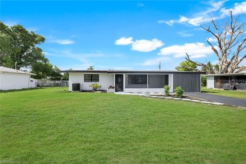 2118 Aldridge AVE FORT MYERS FL 33907