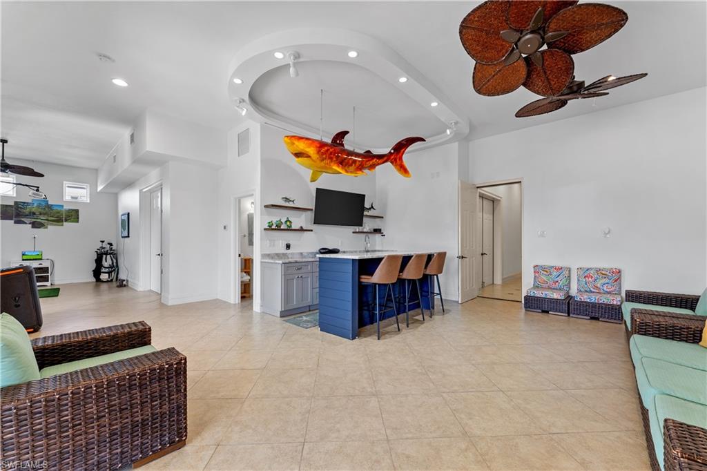 SIESTA ISLES - Residential