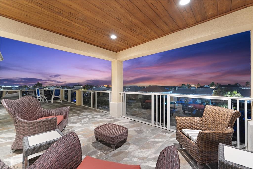 SIESTA ISLES - Residential