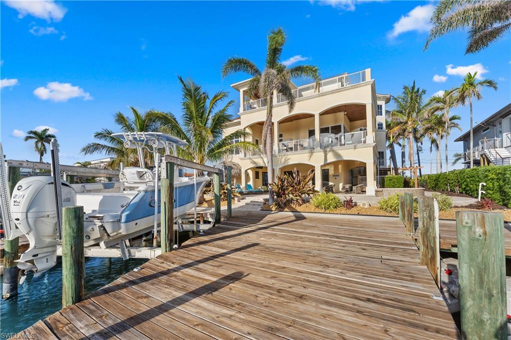 SIESTA ISLES - Residential